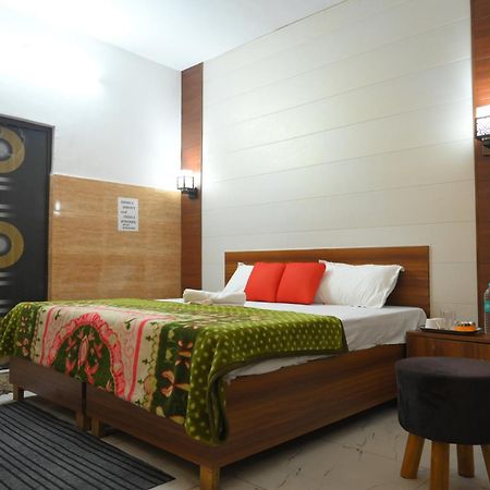 Hotel Starlight Meerut Exterior foto