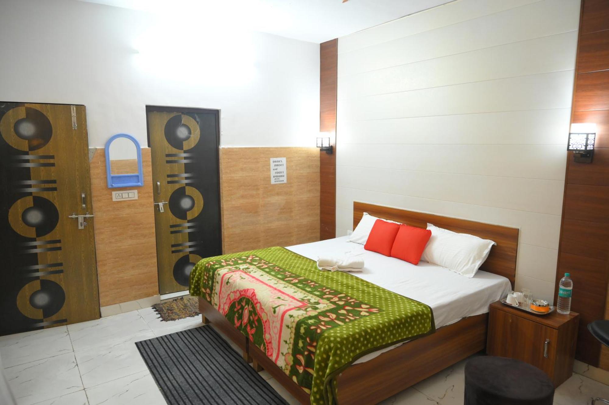 Hotel Starlight Meerut Exterior foto
